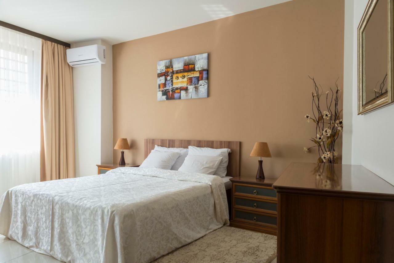 Maxxy Apartments Bucarest Esterno foto
