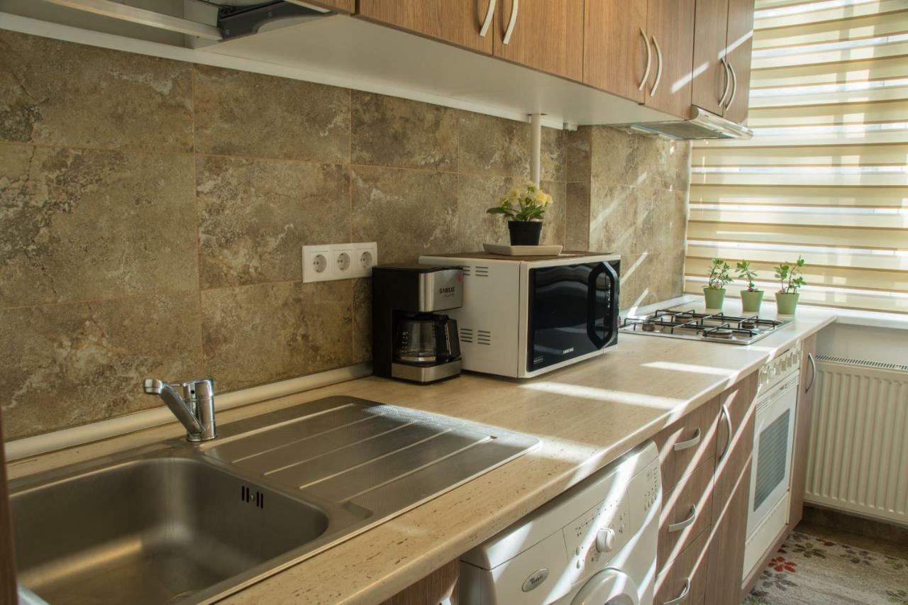 Maxxy Apartments Bucarest Esterno foto