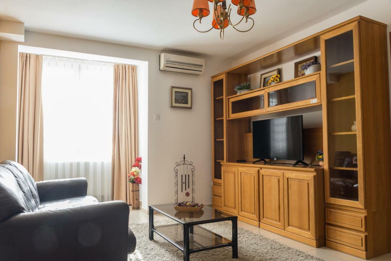 Maxxy Apartments Bucarest Esterno foto