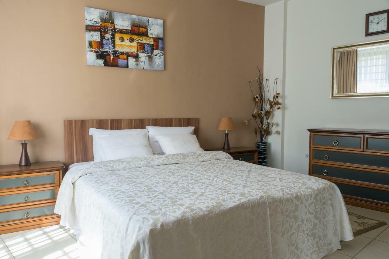 Maxxy Apartments Bucarest Esterno foto