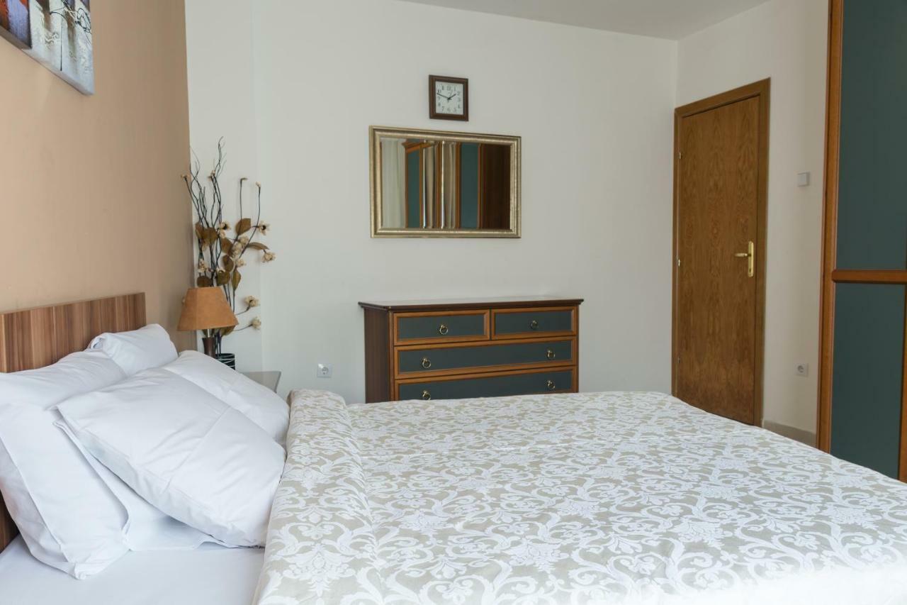 Maxxy Apartments Bucarest Esterno foto