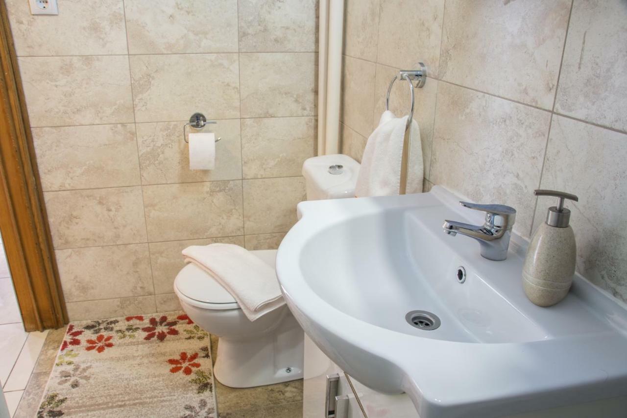 Maxxy Apartments Bucarest Esterno foto