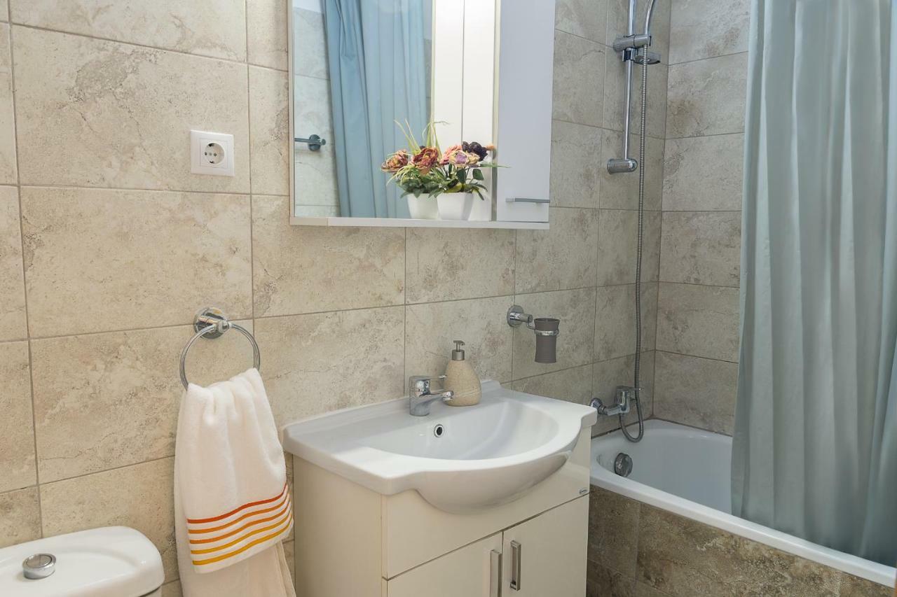 Maxxy Apartments Bucarest Esterno foto
